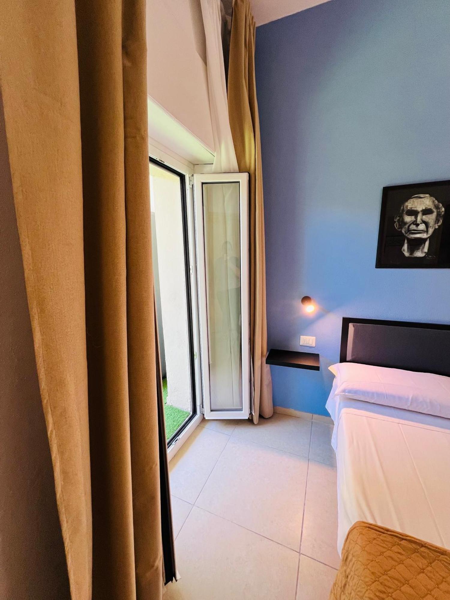 Les Chambres De Francoise Guest House ออลเบีย ภายนอก รูปภาพ