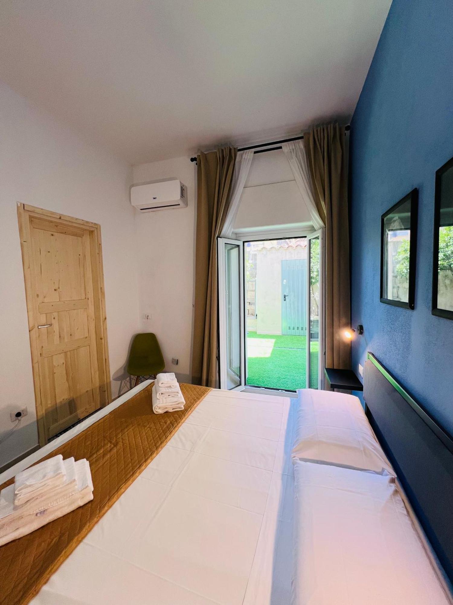 Les Chambres De Francoise Guest House ออลเบีย ภายนอก รูปภาพ