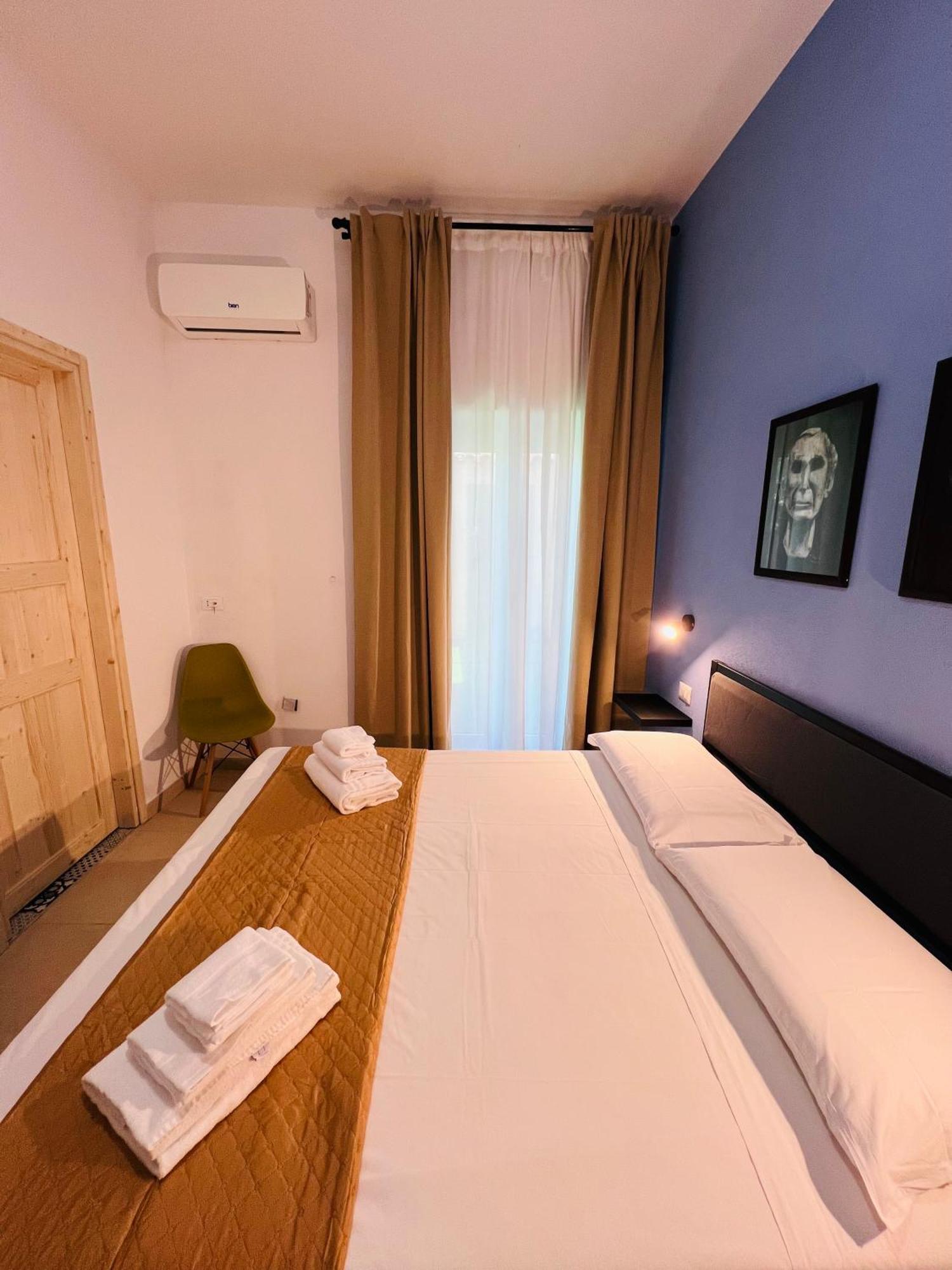 Les Chambres De Francoise Guest House ออลเบีย ภายนอก รูปภาพ