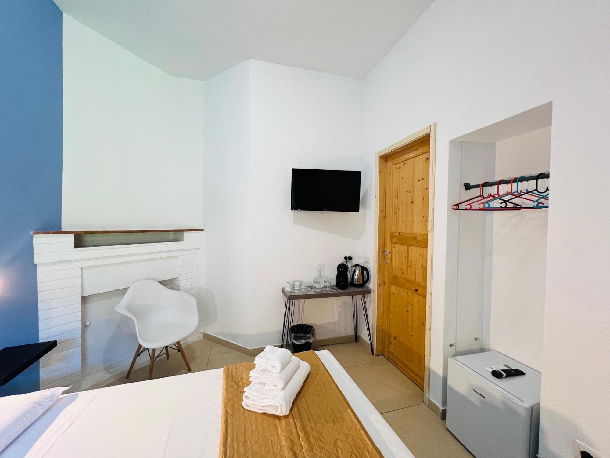 Les Chambres De Francoise Guest House ออลเบีย ภายนอก รูปภาพ
