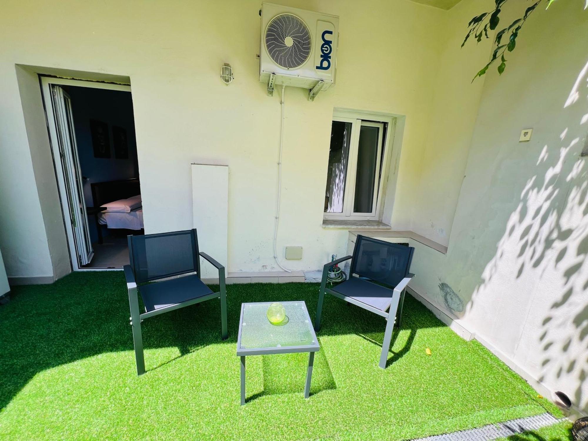 Les Chambres De Francoise Guest House ออลเบีย ภายนอก รูปภาพ