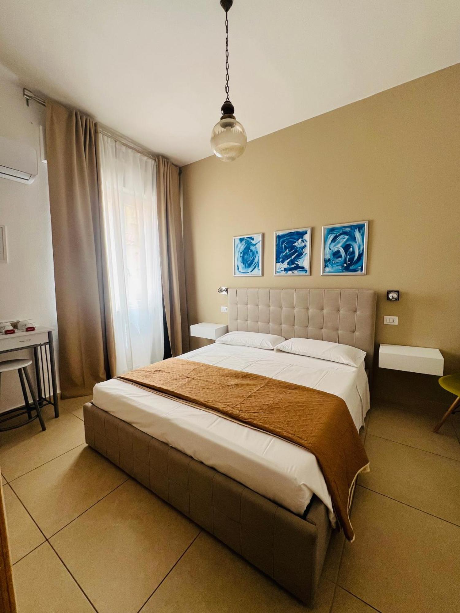 Les Chambres De Francoise Guest House ออลเบีย ภายนอก รูปภาพ