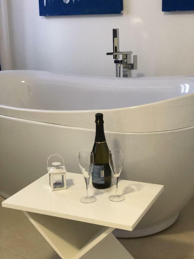 Les Chambres De Francoise Guest House ออลเบีย ภายนอก รูปภาพ